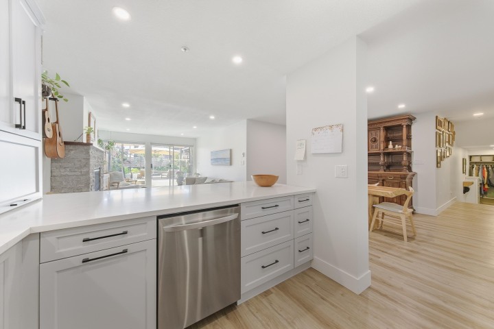 Photo 11 at 108 - 3131 Main Street, Mount Pleasant VE, Vancouver East