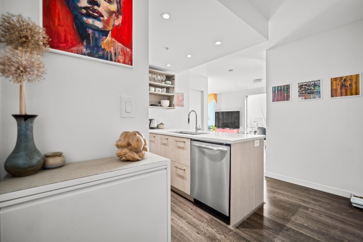 Photo 14 at 909 - 955 E Hastings Street, Strathcona, Vancouver East
