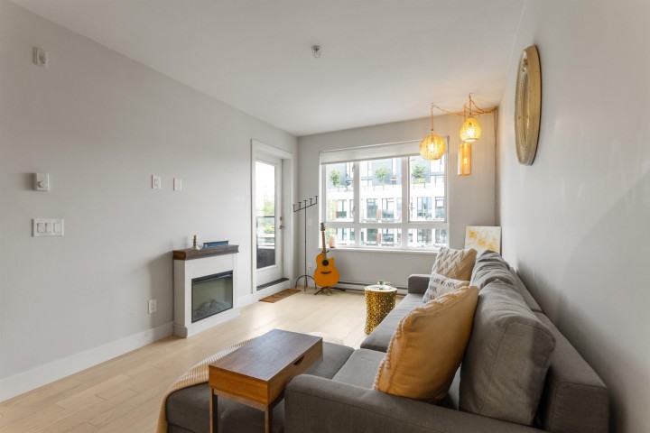 Photo 3 at 509 - 2477 Carolina Street, Mount Pleasant VE, Vancouver East