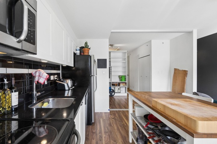 Photo 12 at 406 - 2511 Quebec Street, Mount Pleasant VE, Vancouver East