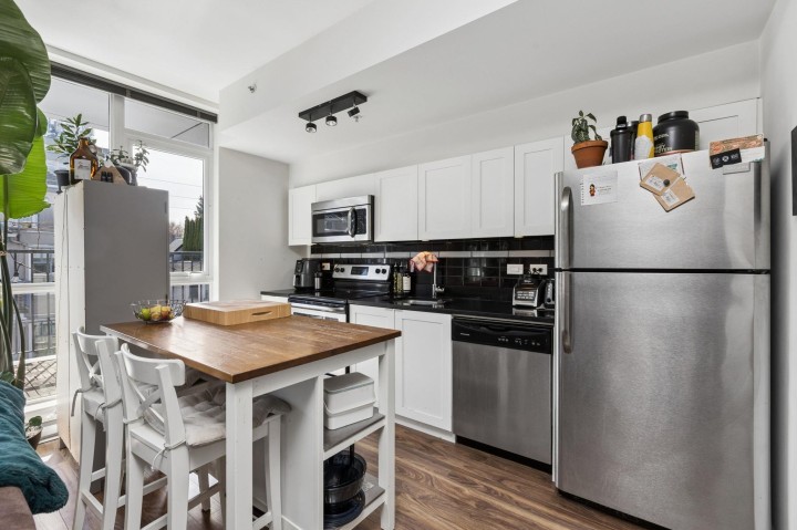 Photo 7 at 406 - 2511 Quebec Street, Mount Pleasant VE, Vancouver East