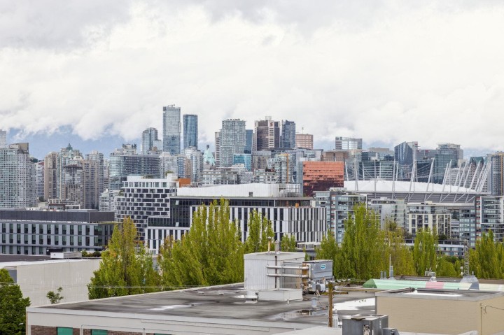 Photo 36 at 406 - 2511 Quebec Street, Mount Pleasant VE, Vancouver East