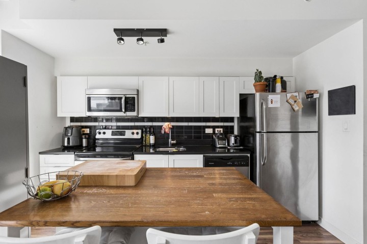 Photo 8 at 406 - 2511 Quebec Street, Mount Pleasant VE, Vancouver East