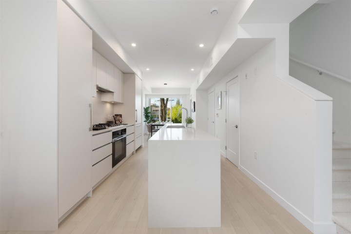 Photo 6 at 885 W 33rd Avenue, Cambie, Vancouver West