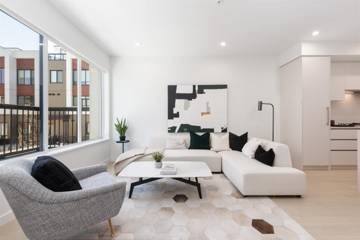 Photo 4 at 885 W 33rd Avenue, Cambie, Vancouver West