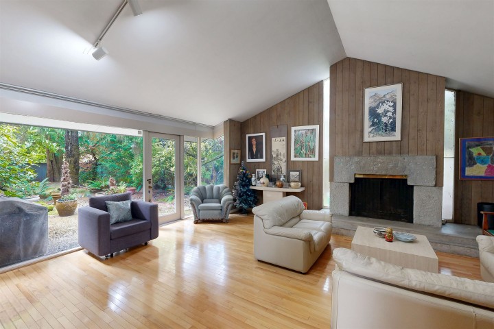 Photo 2 at 792 W 54th Avenue, South Cambie, Vancouver West