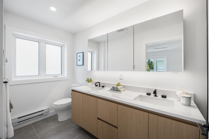 Photo 6 at 1010 W 52nd Avenue, South Granville, Vancouver West
