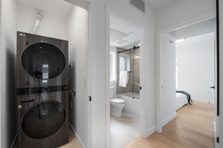Photo 12 at 1012 W 52nd Avenue, South Granville, Vancouver West