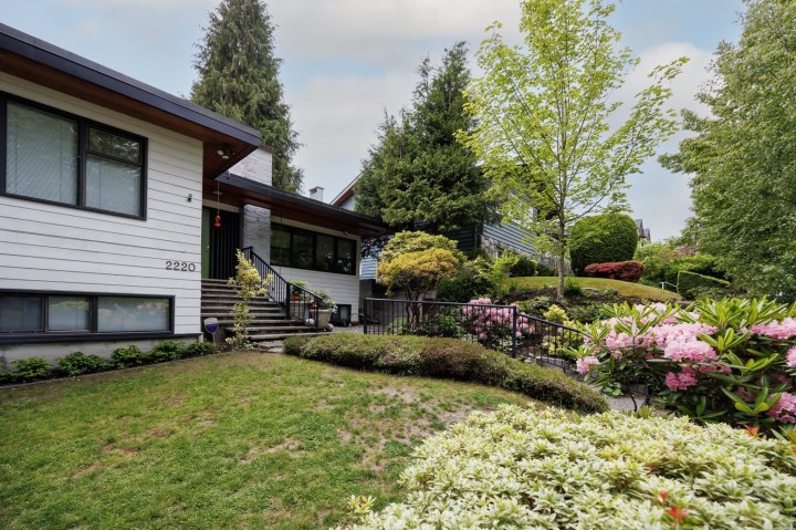 Photo 3 at 2220 W 32nd Avenue, Quilchena, Vancouver West