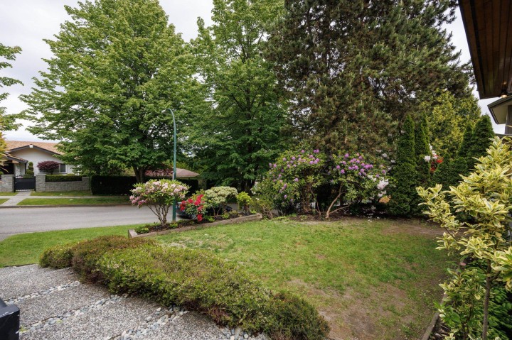 Photo 4 at 2220 W 32nd Avenue, Quilchena, Vancouver West