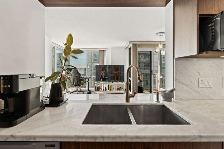 Photo 10 at 3302 - 193 Aquarius Mews, Yaletown, Vancouver West
