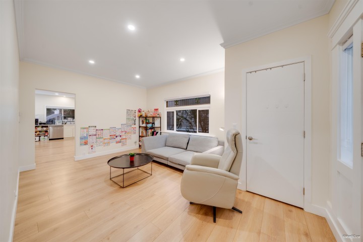 Photo 4 at 2343 W 45th Avenue, Kerrisdale, Vancouver West