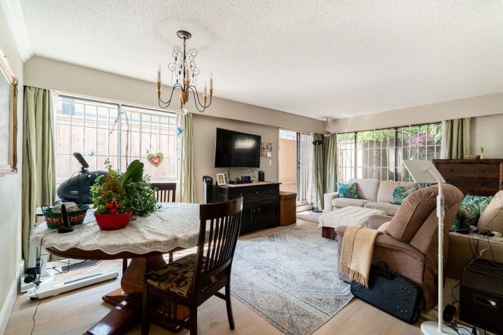 Photo 2 at 102 - 2190 W 8th Avenue, Kitsilano, Vancouver West
