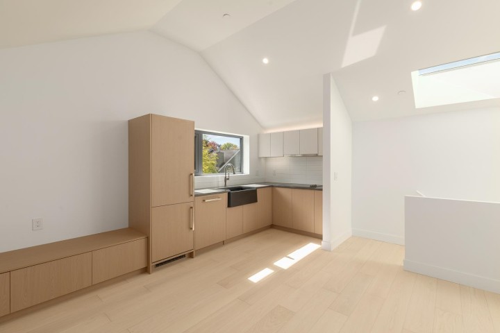 Photo 2 at 22 W 14th Avenue, Mount Pleasant VW, Vancouver West