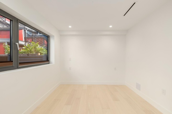 Photo 12 at 22 W 14th Avenue, Mount Pleasant VW, Vancouver West