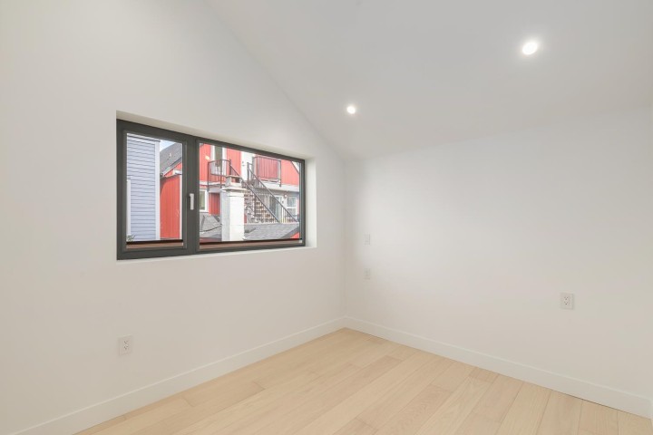 Photo 8 at 22 W 14th Avenue, Mount Pleasant VW, Vancouver West