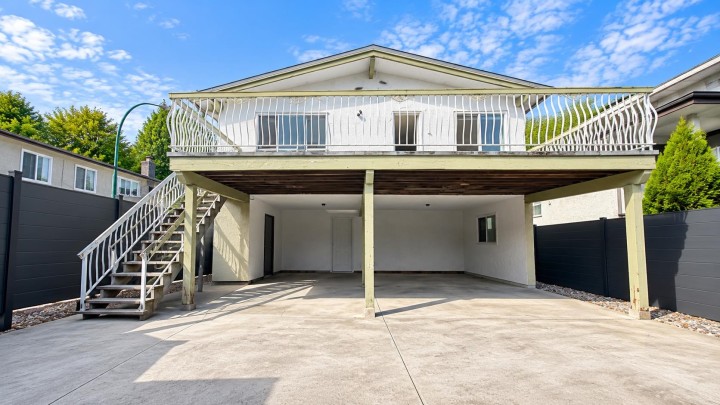 Photo 3 at 3326 Slocan Street, Renfrew Heights, Vancouver East