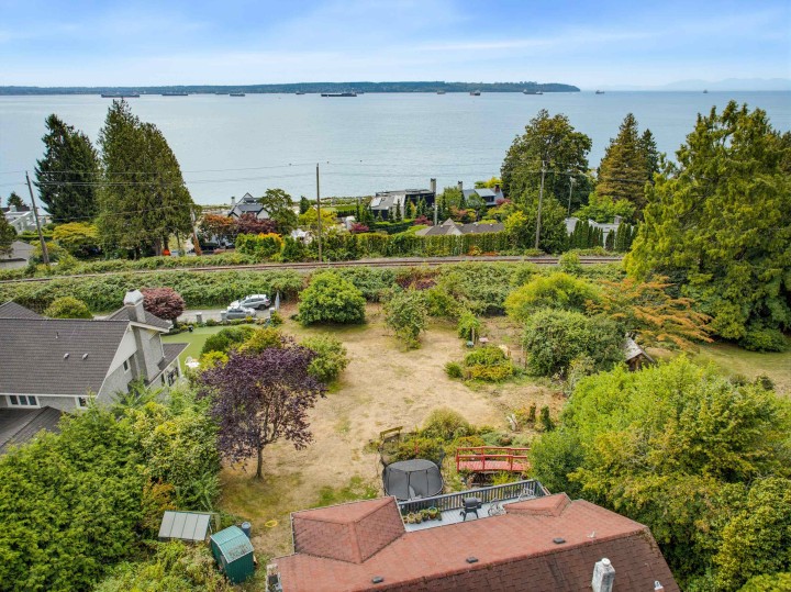 Photo 13 at 2820 Marine Drive, Altamont, West Vancouver