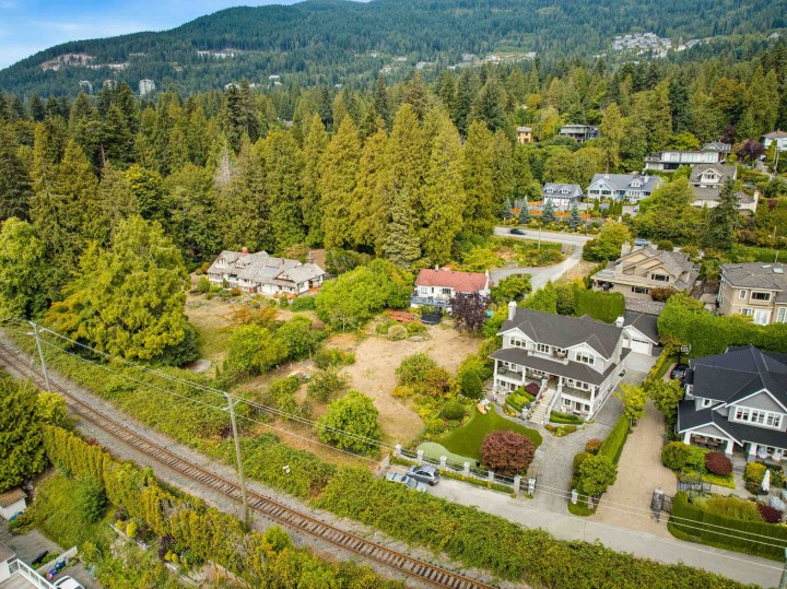 Photo 15 at 2820 Marine Drive, Altamont, West Vancouver