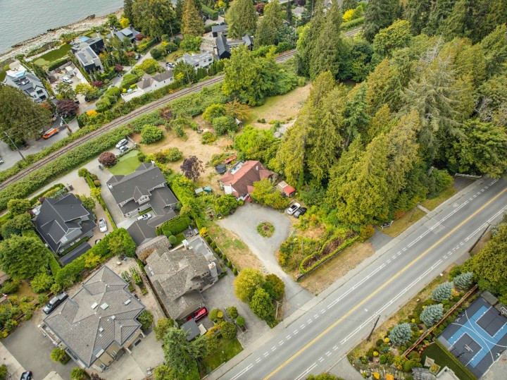 Photo 8 at 2820 Marine Drive, Altamont, West Vancouver
