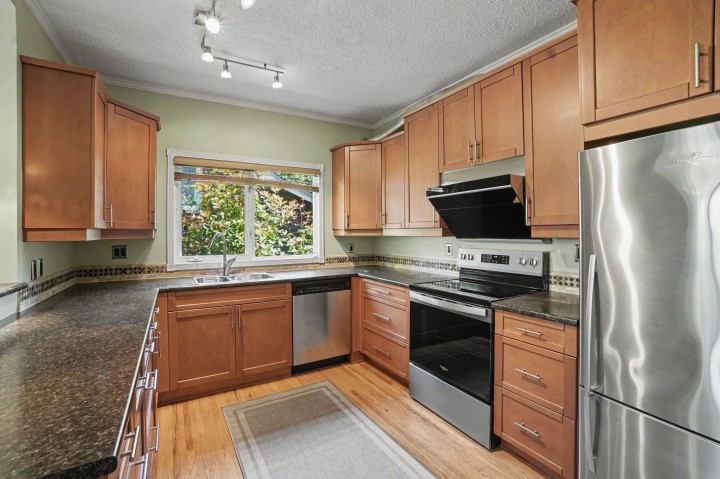 Photo 5 at 1868 W 15th Avenue, Kitsilano, Vancouver West