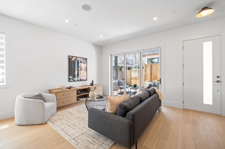 Photo 8 at A - 4258 Sophia Street, Main, Vancouver East