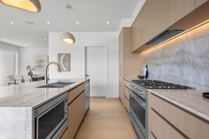 Photo 13 at 2 - 2425 Kitchener Street, Renfrew VE, Vancouver East
