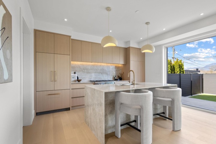 Photo 14 at 2 - 2425 Kitchener Street, Renfrew VE, Vancouver East