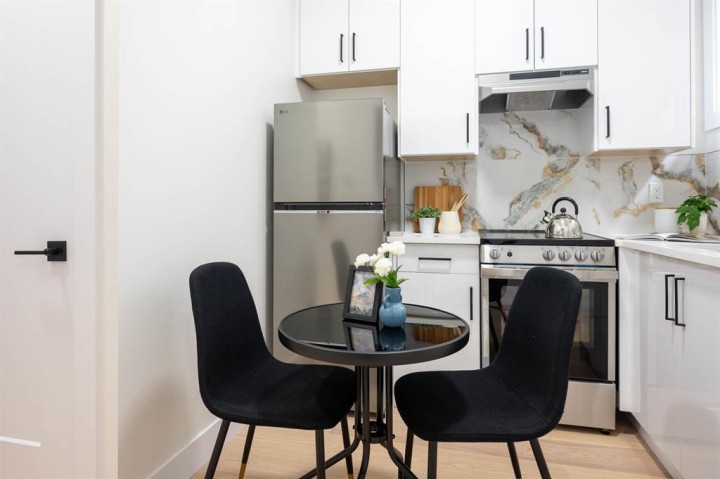 Photo 7 at 2 - 4874 Lanark Street, Knight, Vancouver East