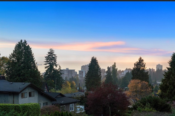 Photo 5 at 990 Jefferson Avenue, Sentinel Hill, West Vancouver