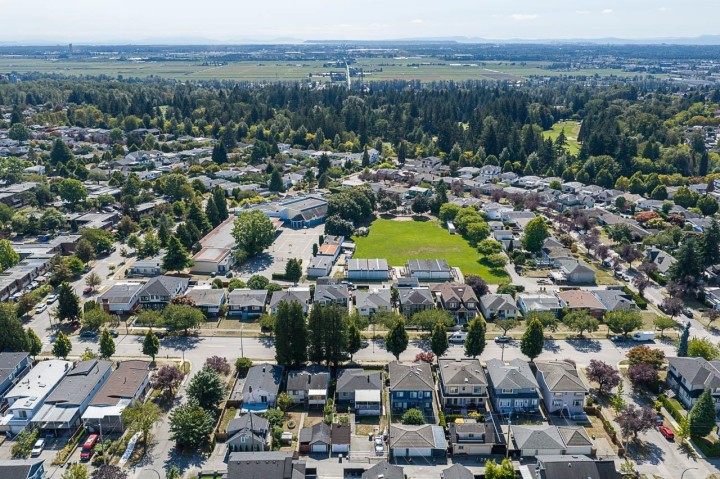 Photo 28 at 2873 E 54th Avenue, Killarney VE, Vancouver East