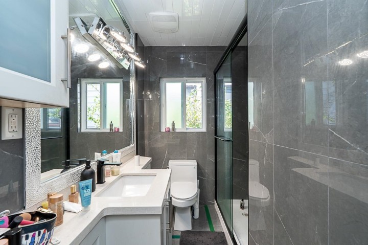 Photo 10 at 2873 E 54th Avenue, Killarney VE, Vancouver East