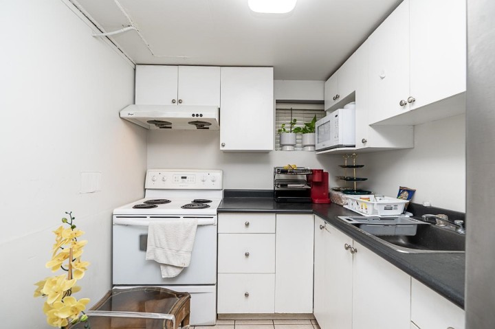 Photo 15 at 2873 E 54th Avenue, Killarney VE, Vancouver East