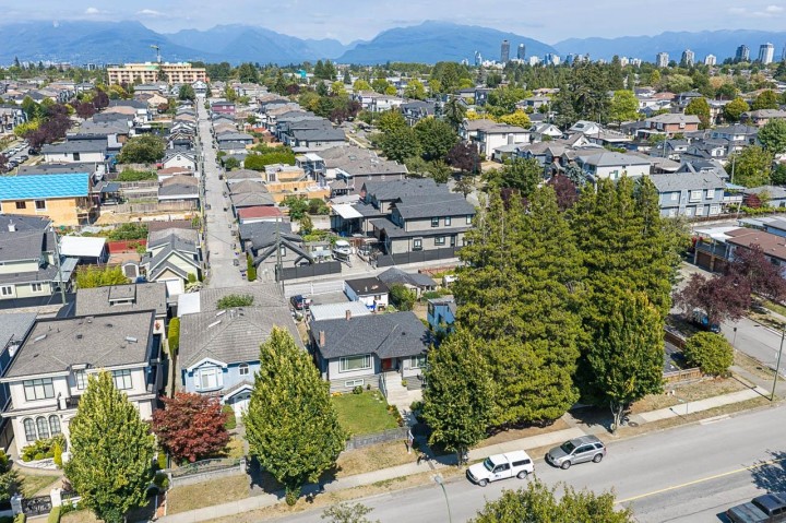 Photo 19 at 2873 E 54th Avenue, Killarney VE, Vancouver East
