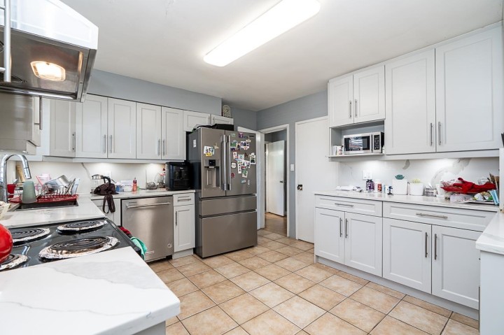 Photo 8 at 2873 E 54th Avenue, Killarney VE, Vancouver East