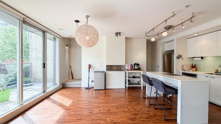 Photo 9 at 390 E 11th Avenue, Mount Pleasant VE, Vancouver East