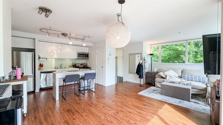 Photo 10 at 390 E 11th Avenue, Mount Pleasant VE, Vancouver East