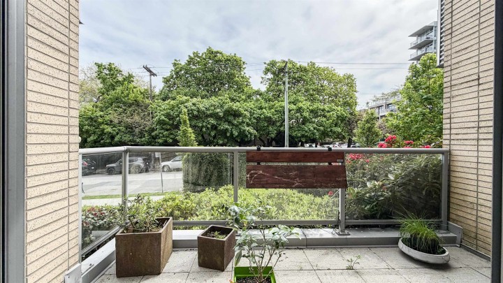 Photo 14 at 390 E 11th Avenue, Mount Pleasant VE, Vancouver East