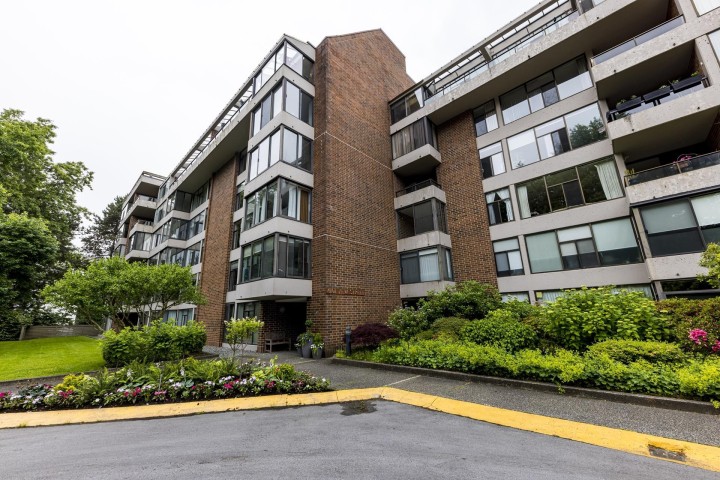 Photo 2 at 407 - 4101 Yew Street, Quilchena, Vancouver West
