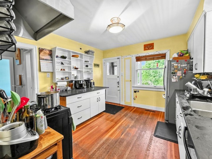 Photo 6 at 2521 Kitchener Street, Renfrew VE, Vancouver East