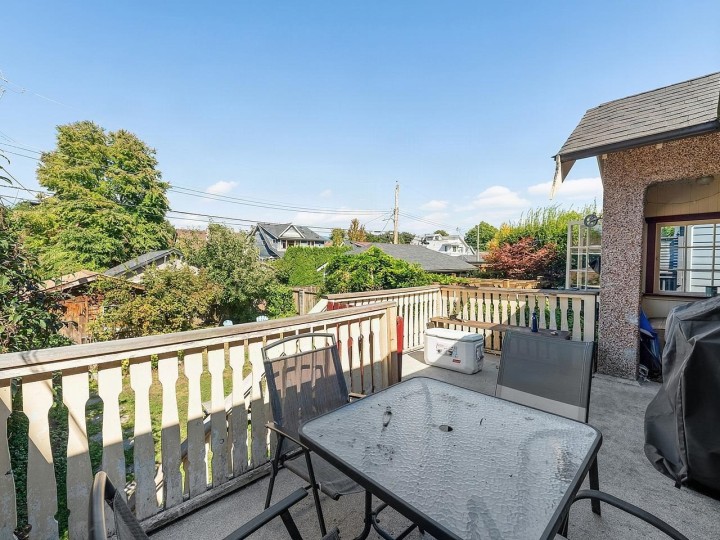 Photo 13 at 2521 Kitchener Street, Renfrew VE, Vancouver East