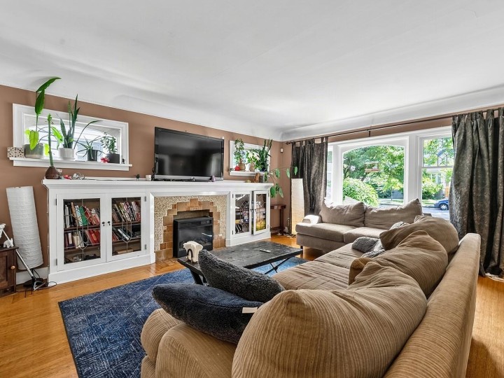 Photo 3 at 2521 Kitchener Street, Renfrew VE, Vancouver East