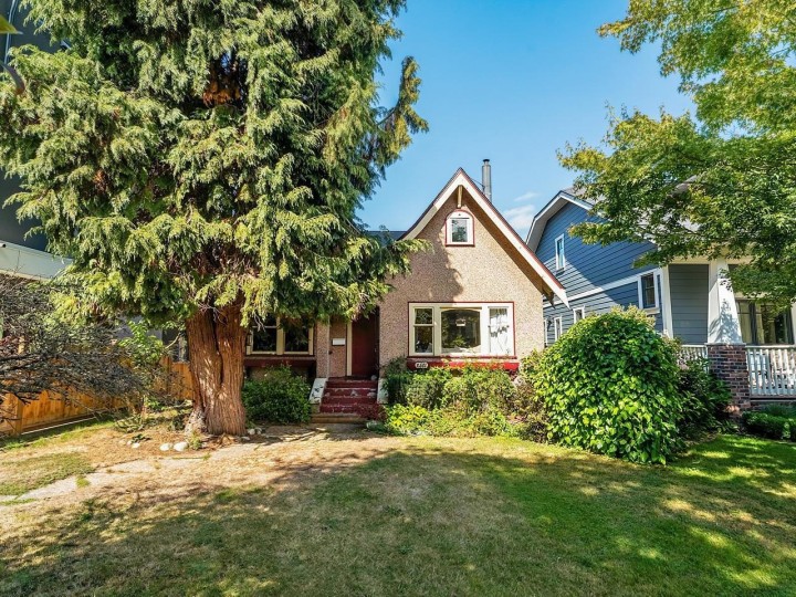 Photo 1 at 2521 Kitchener Street, Renfrew VE, Vancouver East