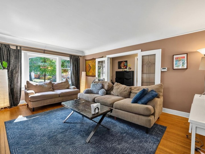 Photo 5 at 2521 Kitchener Street, Renfrew VE, Vancouver East