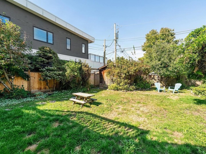 Photo 14 at 2521 Kitchener Street, Renfrew VE, Vancouver East