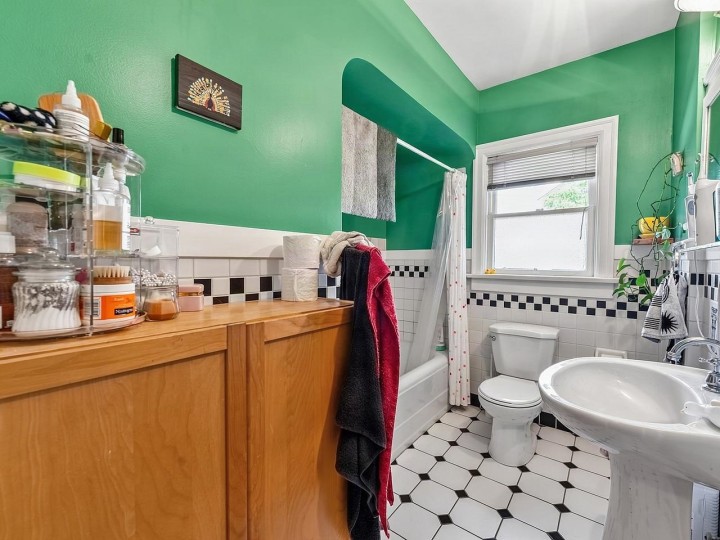 Photo 11 at 2521 Kitchener Street, Renfrew VE, Vancouver East
