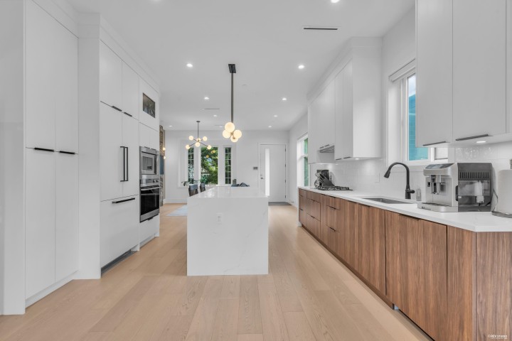 Photo 9 at 3180 Graveley Street, Renfrew VE, Vancouver East