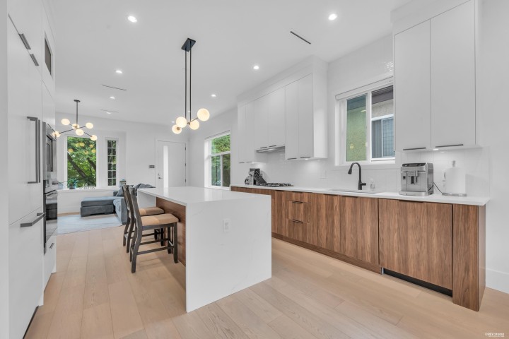 Photo 10 at 3180 Graveley Street, Renfrew VE, Vancouver East