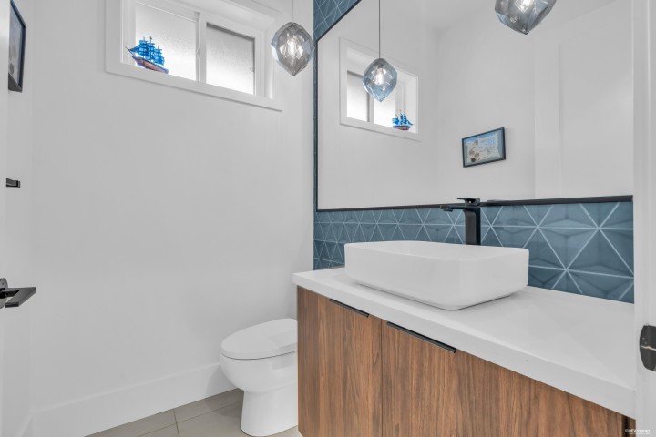 Photo 15 at 3180 Graveley Street, Renfrew VE, Vancouver East