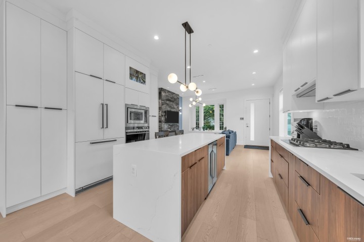 Photo 11 at 3180 Graveley Street, Renfrew VE, Vancouver East